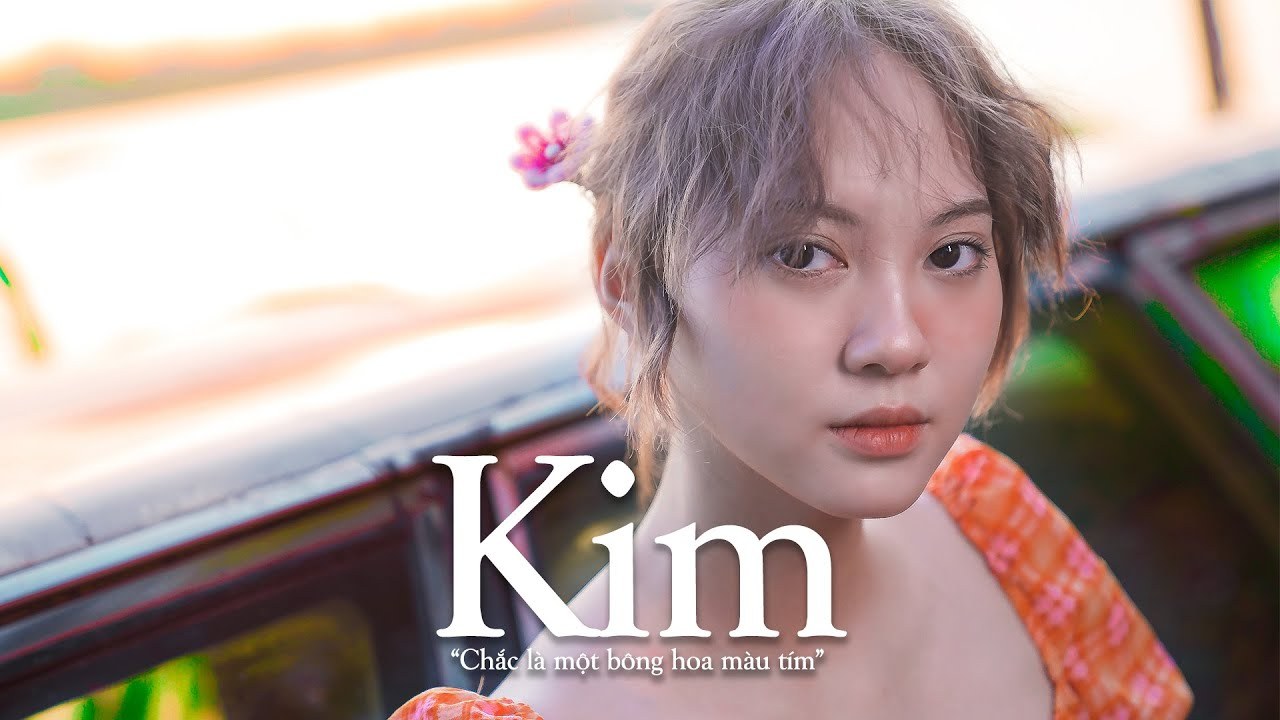 Chắc Là Một Bông Hoa Màu Tím