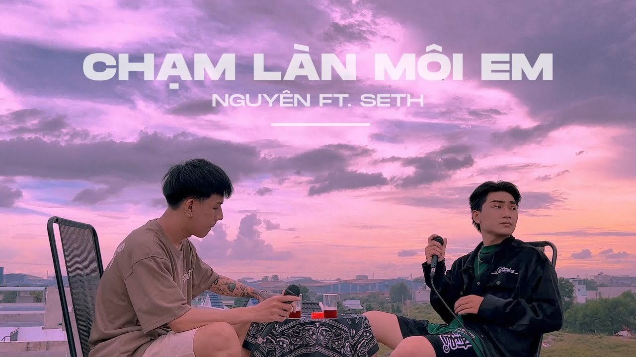 Chạm Làn Môi Em