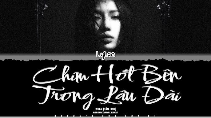 Chim Hót Bên Trong Lâu Đài
