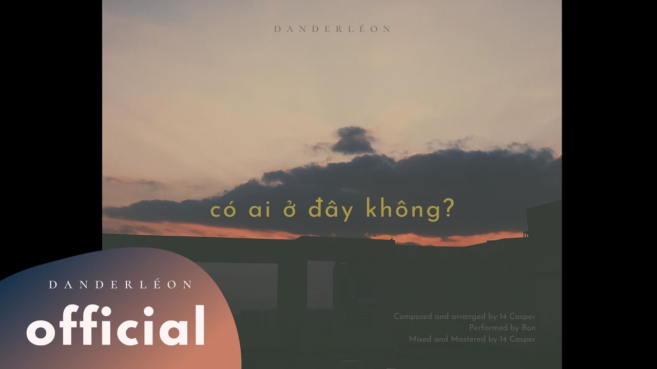 Có Ai Ở Đây Không?