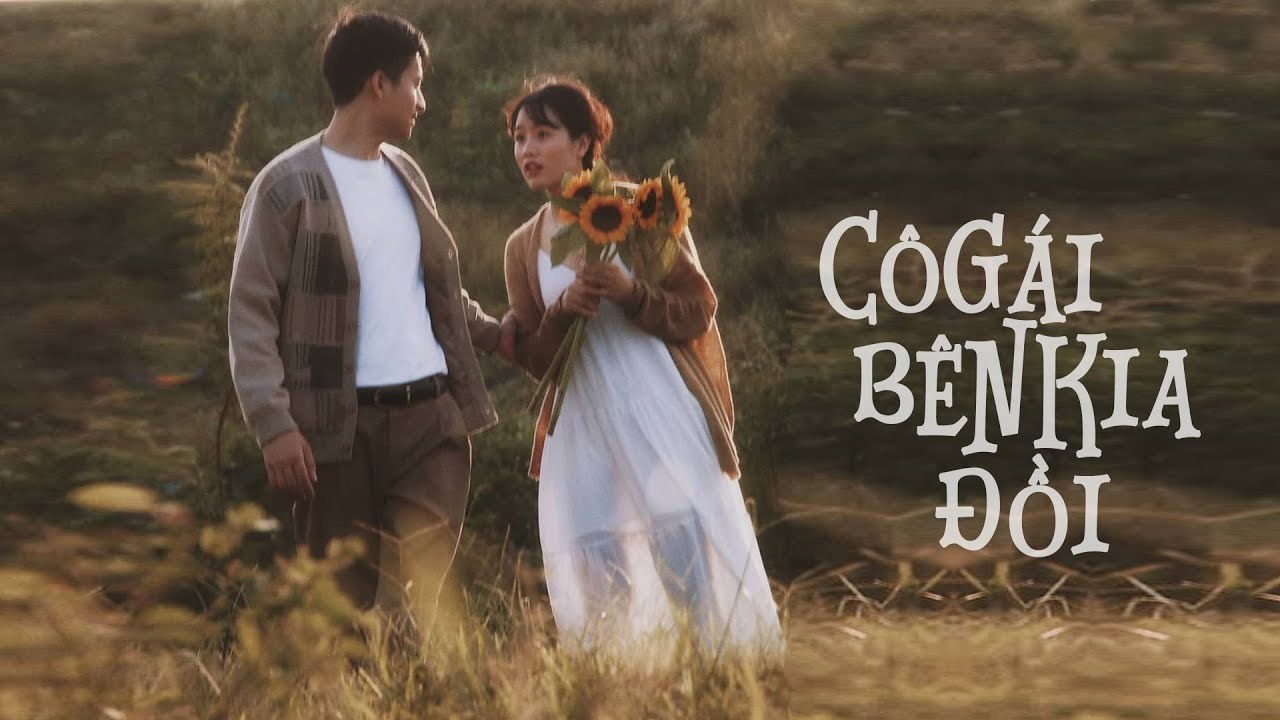 Cô Gái Bên Kia Đồi