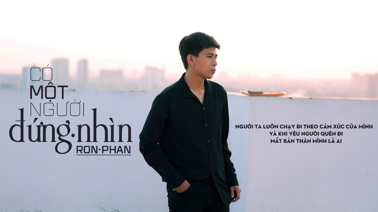 Có Một Người Đứng Nhìn
