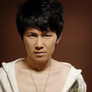 Đừng nhớ cô ấy (別想她)