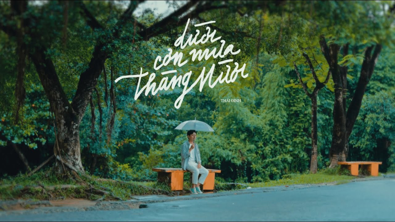 Dưới Cơn Mưa Tháng Mười
