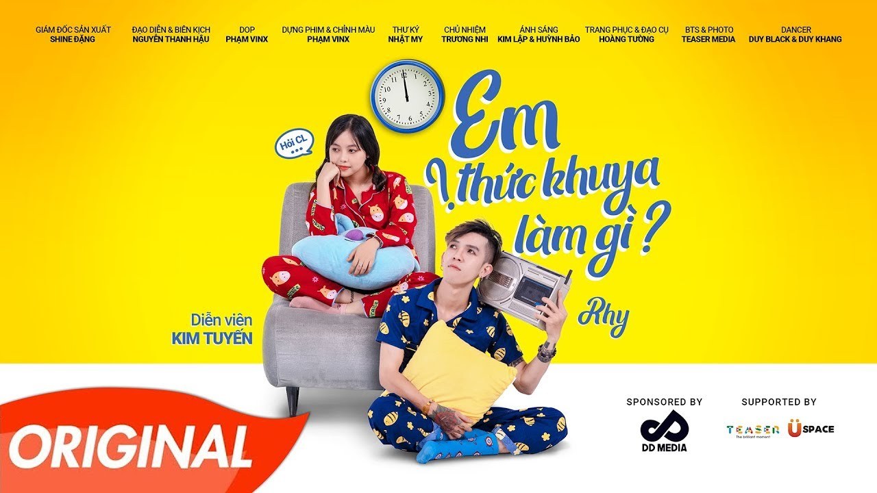 Em Thức Khuya Làm Gì