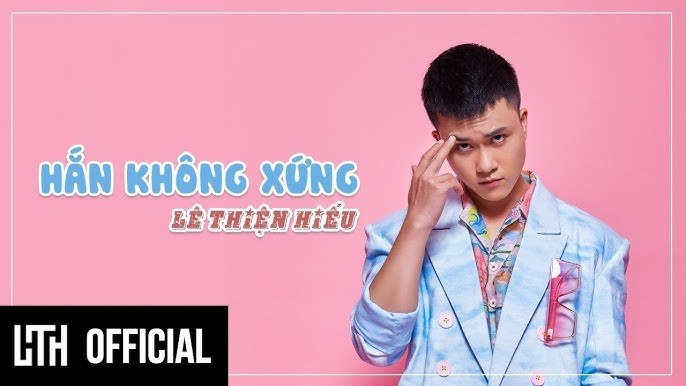 Hắn Không Xứng
