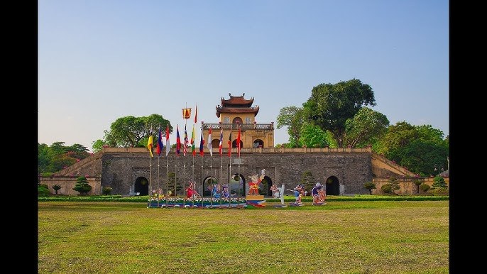 Khi màn nhung mở ra
