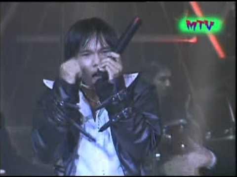 Khóc cho tình yêu