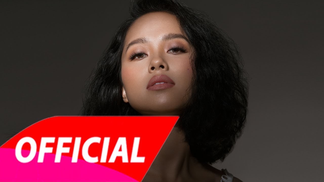 Mây Trắng Giữa Trời