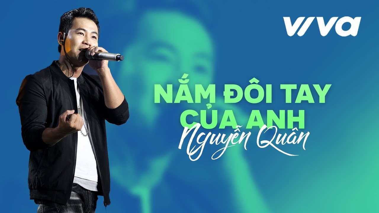 Nắm đôi tay của anh