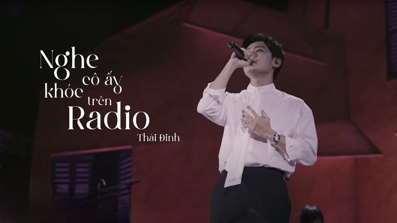 Nghe Cô Ấy Khóc Trên Radio