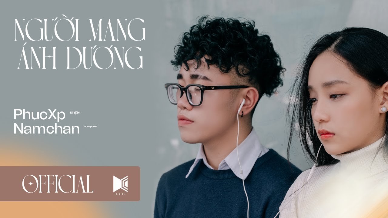 Người Mang Ánh Dương