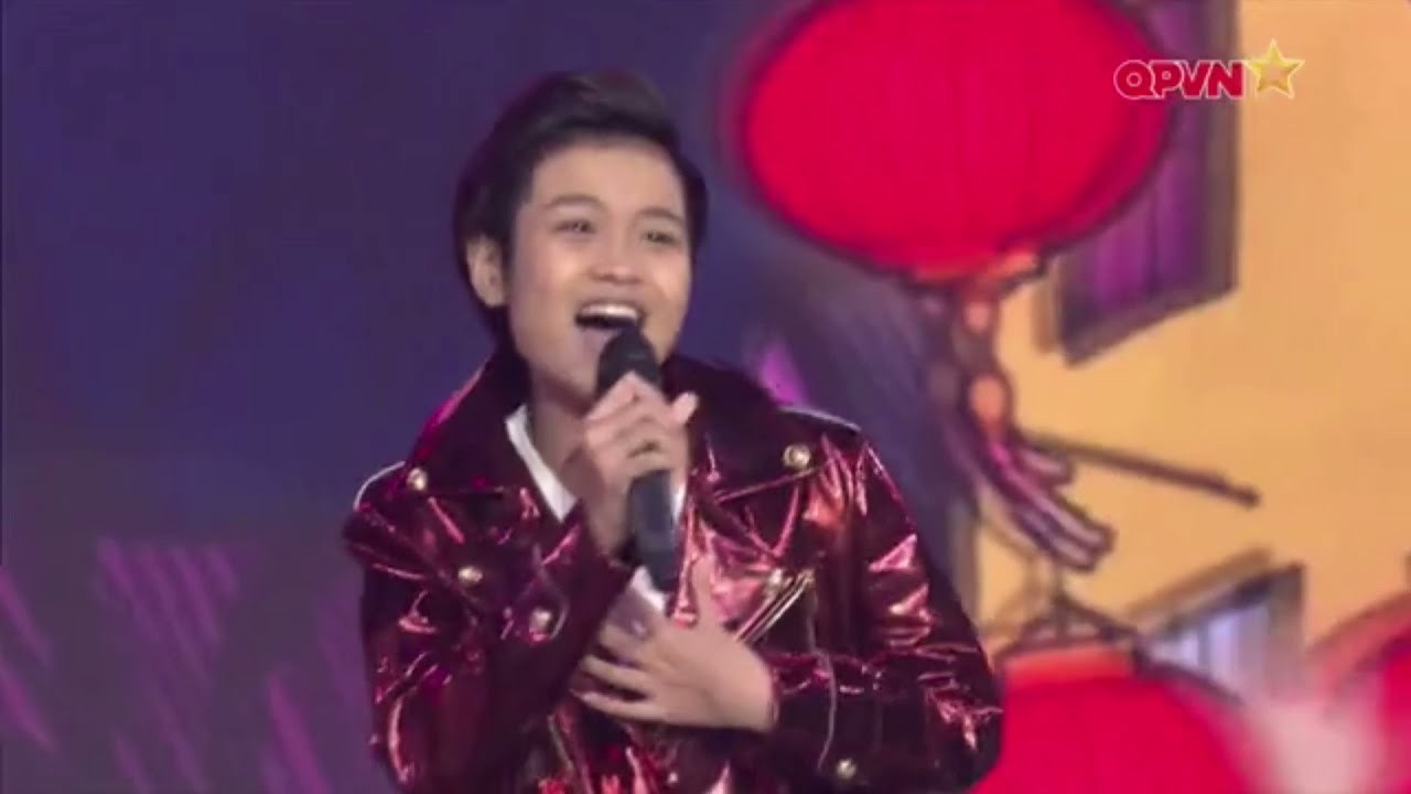Ông Trăng Miệng Cười