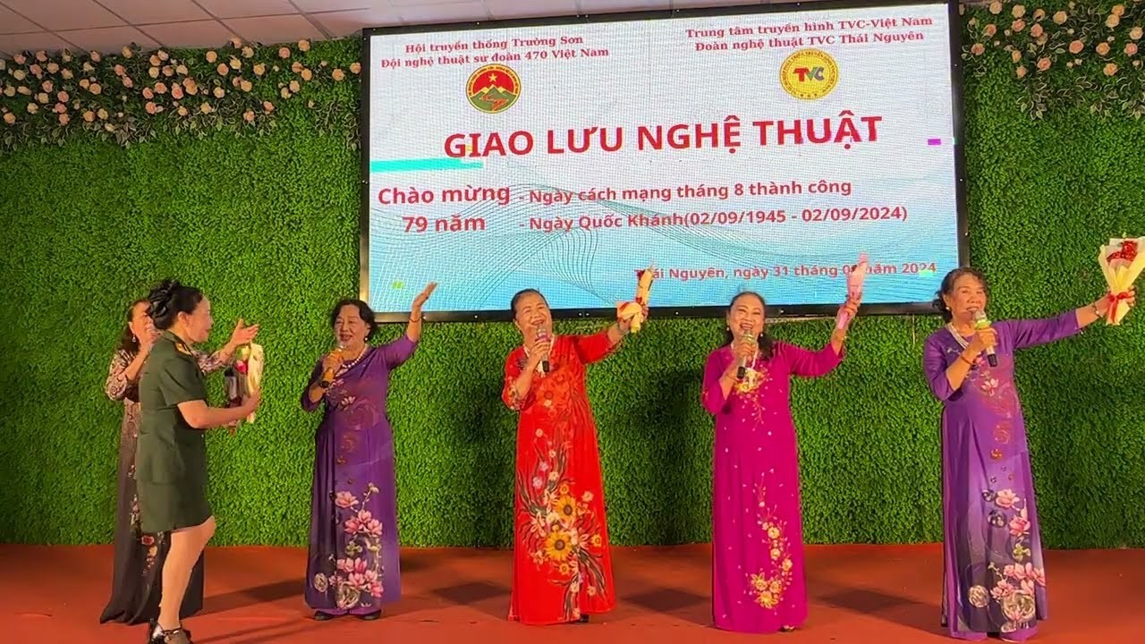 Quê Em Miền Trung Du - Tốp Ca