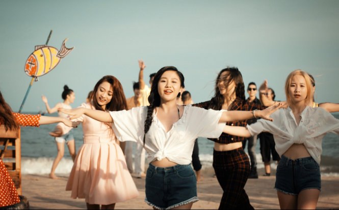 Sống Không Đợi Chờ