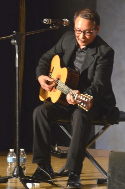 Theo gió bay đi
