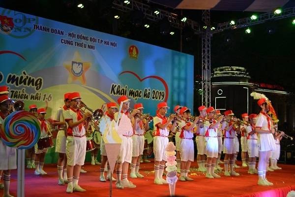 Tiếng chuông và ngọn cờ
