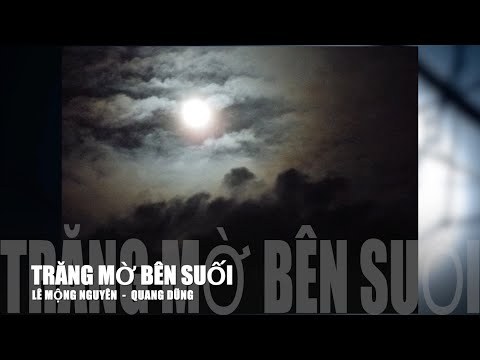 Trăng mờ bên suối