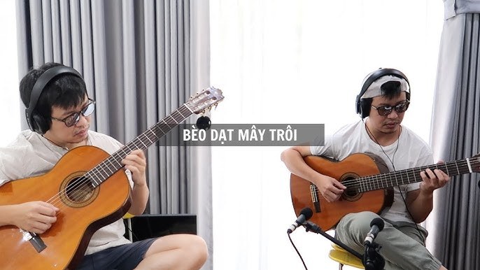 Trăng và Mây trời 