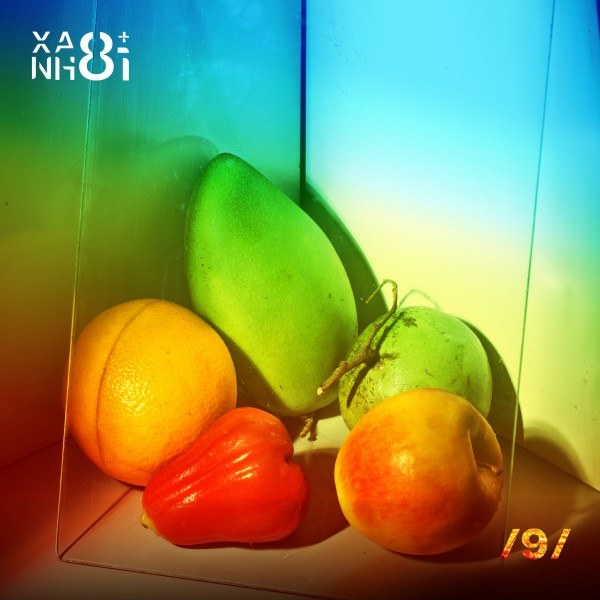 Trên mái nhà