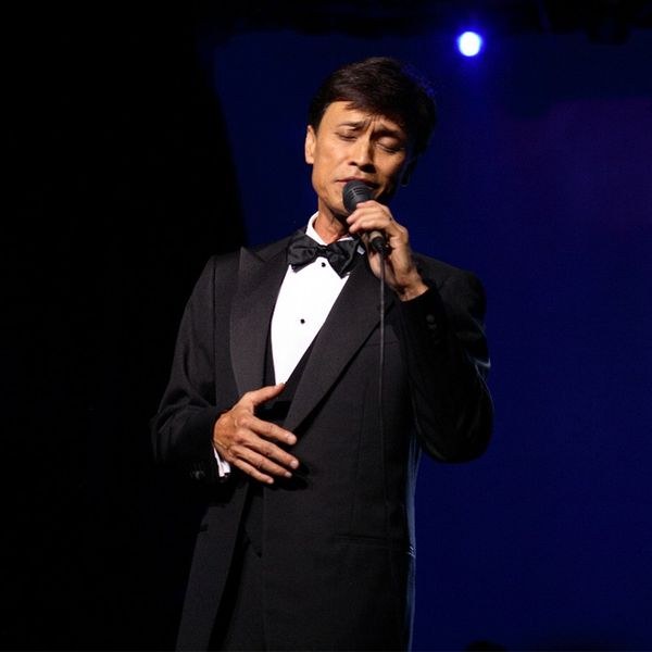 Trong tay nhau
