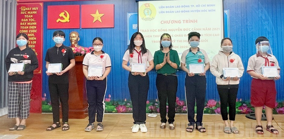 Tự hào trường em Chu Mạnh Trinh