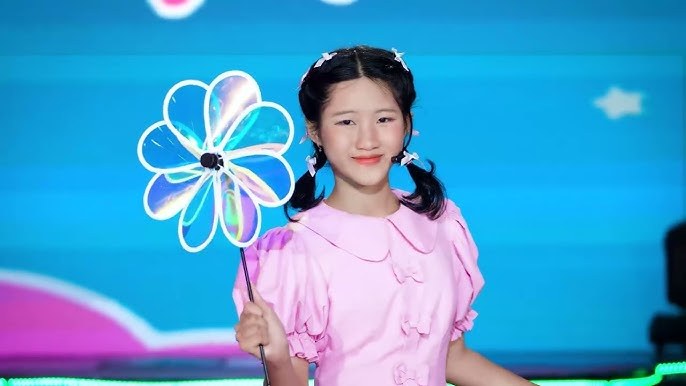 Tuổi hồng yêu thương