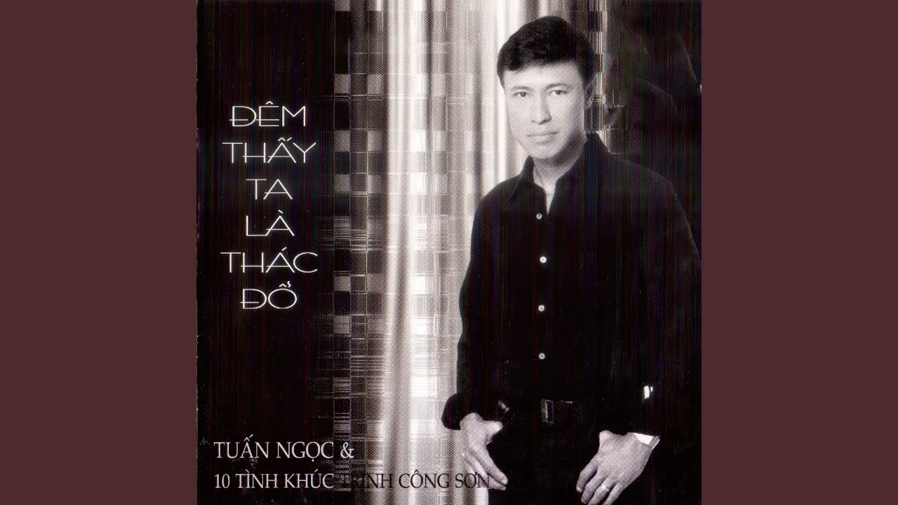 Vàng phai trước ngõ
