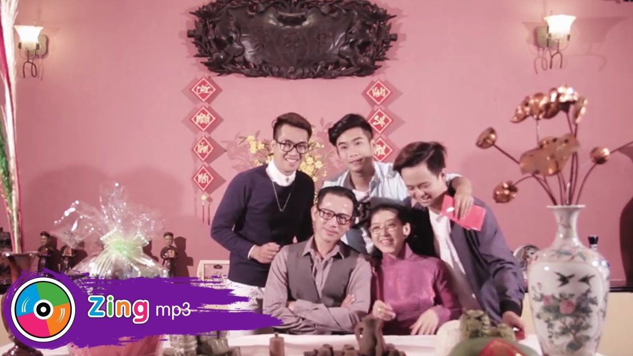 Về Nhà Đón Tết