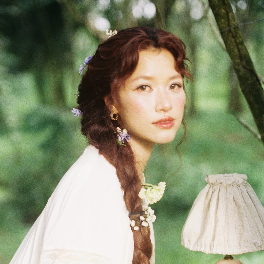 Với Anh