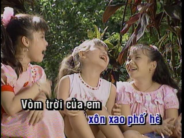 Vòm Trời Lá Me