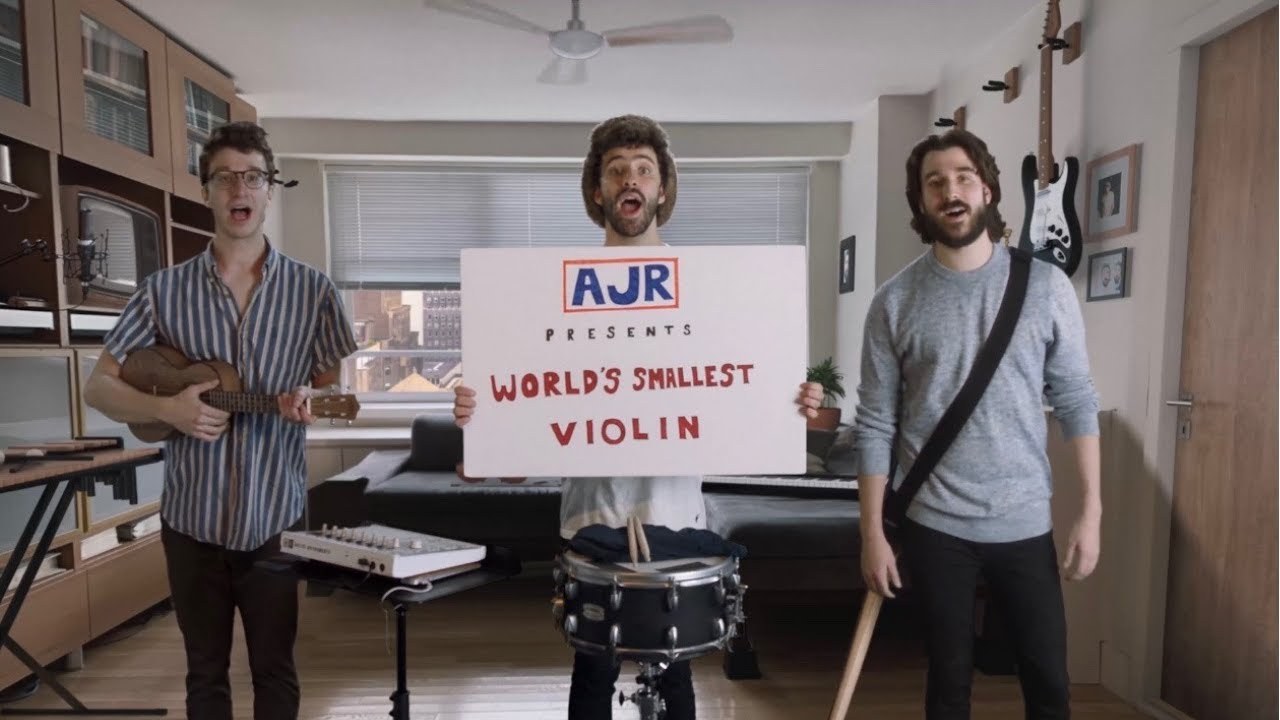 world's smallest violin